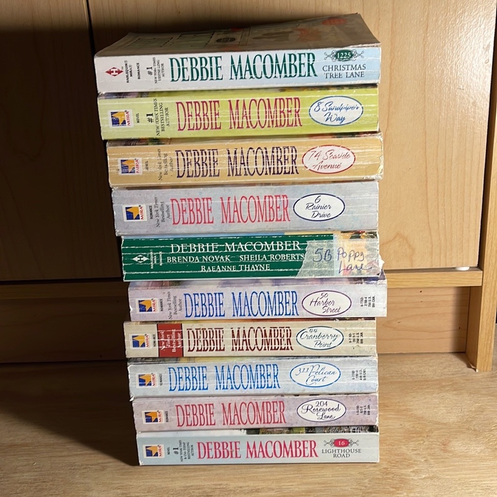 📚2/$14; 3/$16; 4/$18; 5/$20 ADD $2 for any additional books! ENJOY📚📚📚 - Picture 5 of 7